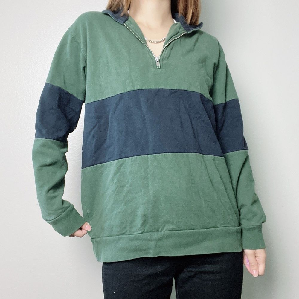 Brandy melville green and blue strip sweatshirt - Picture 3 of 3